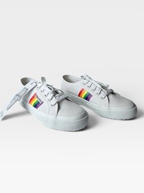 Superga 2750 Rainbow Sneaker Size 6 1/2‎